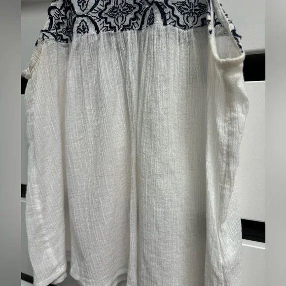 ABERCROMBIE & FITCH Halter Tank White Navy Embroidered Layering Size XS - Picture 3 of 7